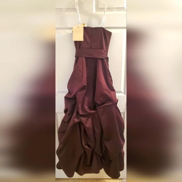 NWT Formal gathered belted strapless gown dress - Picture 2 of 2